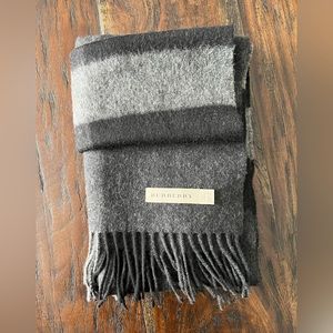 Authentic Burberry Scarf unisex grey with red stripe